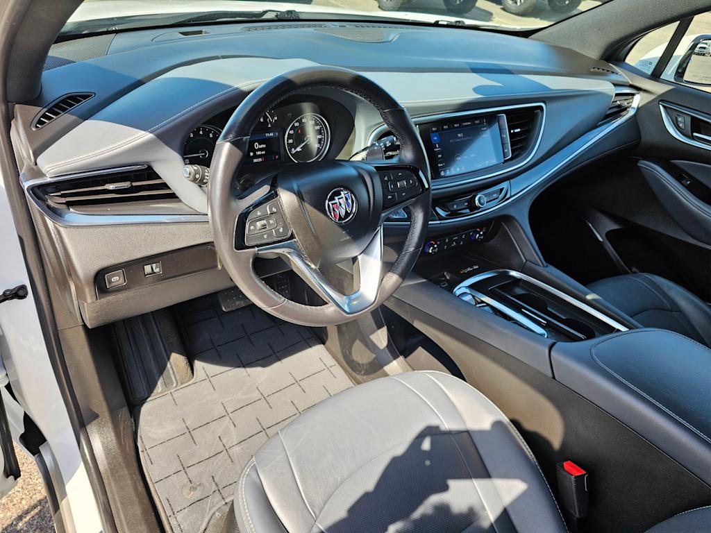 2023 Buick Enclave Essence 2