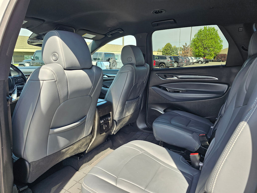 2023 Buick Enclave Essence 13