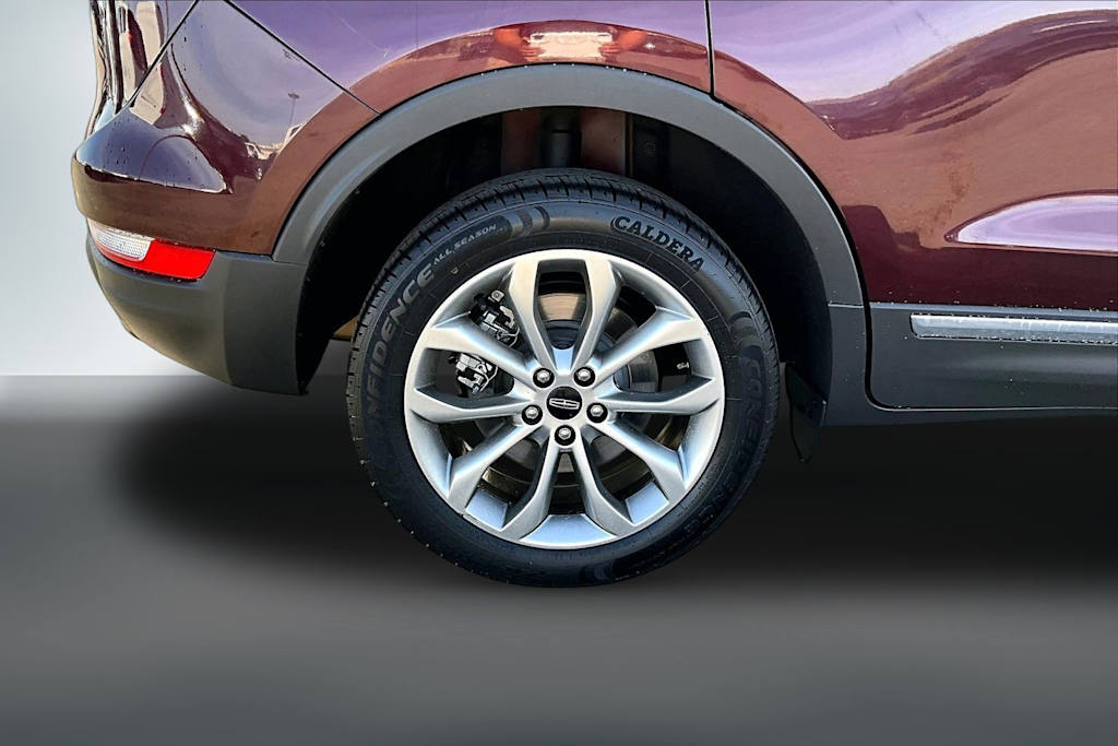 Thumbnail: 2019 Lincoln MKC - 37