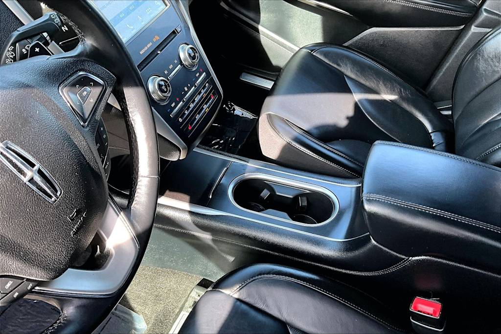 Thumbnail: 2019 Lincoln MKC - 17