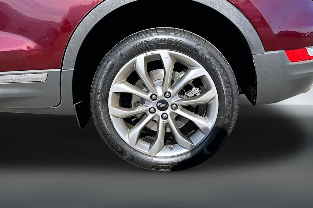 Thumbnail: 2019 Lincoln MKC - 36