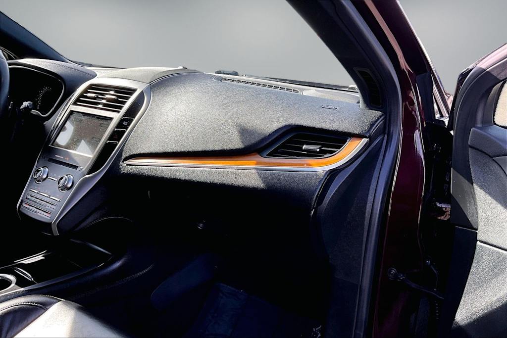 Thumbnail: 2019 Lincoln MKC - 15