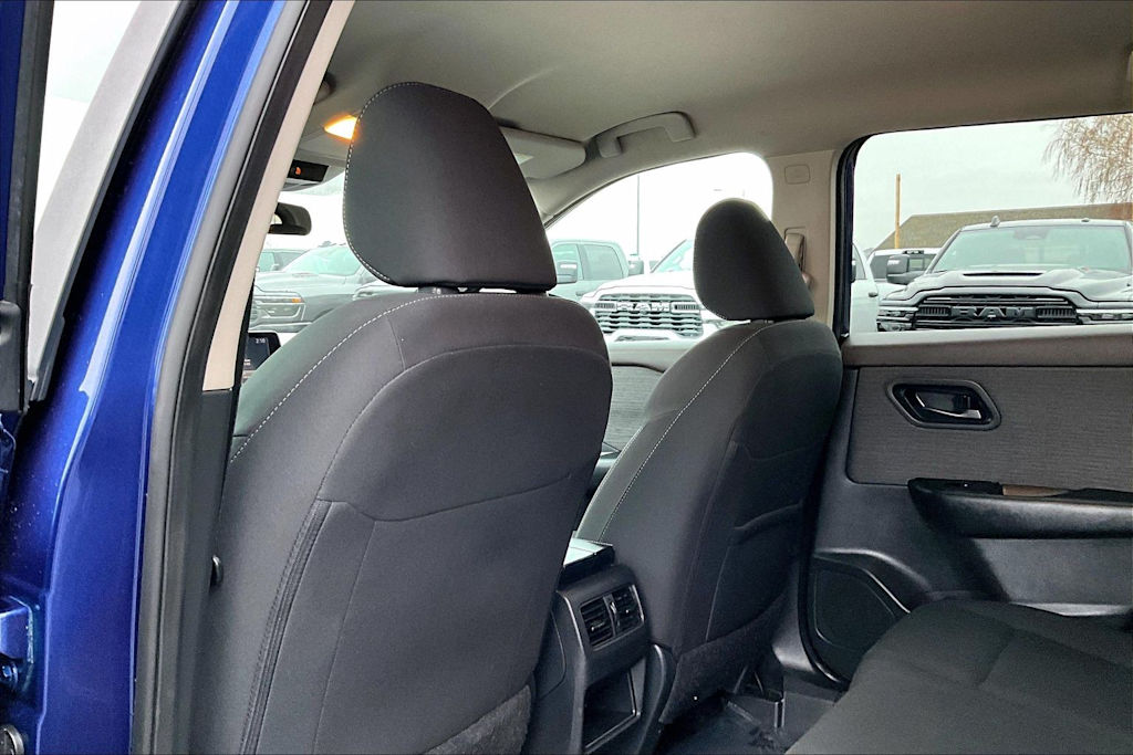 Thumbnail: 2023 Nissan Rogue - 13