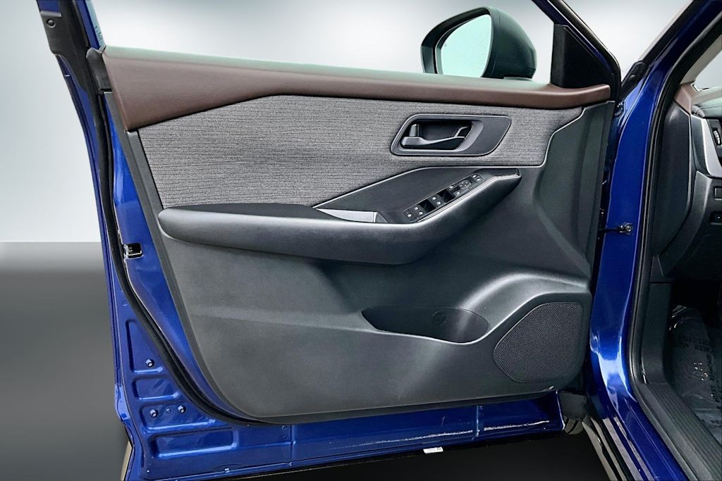 Thumbnail: 2023 Nissan Rogue - 26