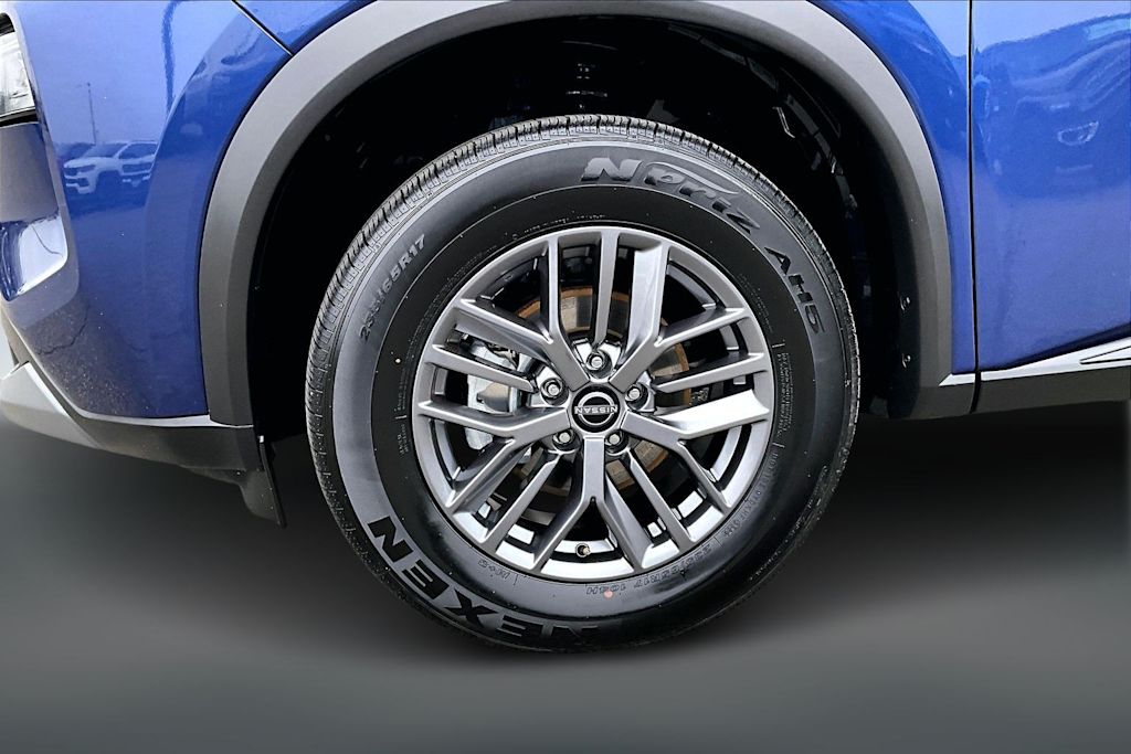 Thumbnail: 2023 Nissan Rogue - 8