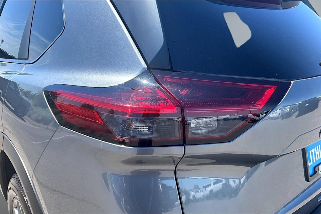 Thumbnail: 2023 Nissan Rogue - 31