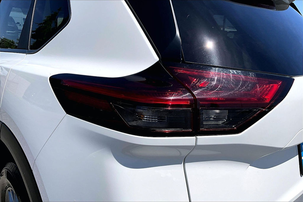 Thumbnail: 2023 Nissan Rogue - 32