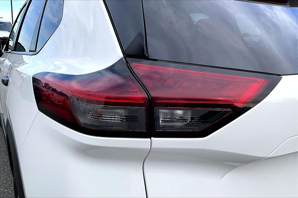 Thumbnail: 2023 Nissan Rogue - 32