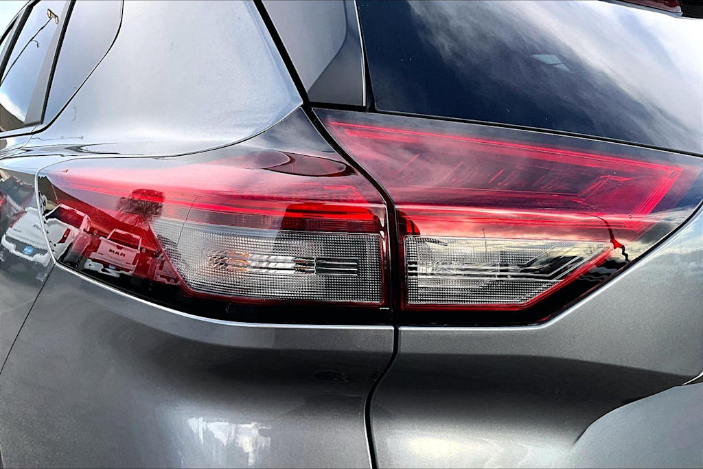 Thumbnail: 2022 Nissan Rogue - 32