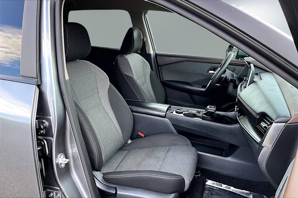 Thumbnail: 2022 Nissan Rogue - 12