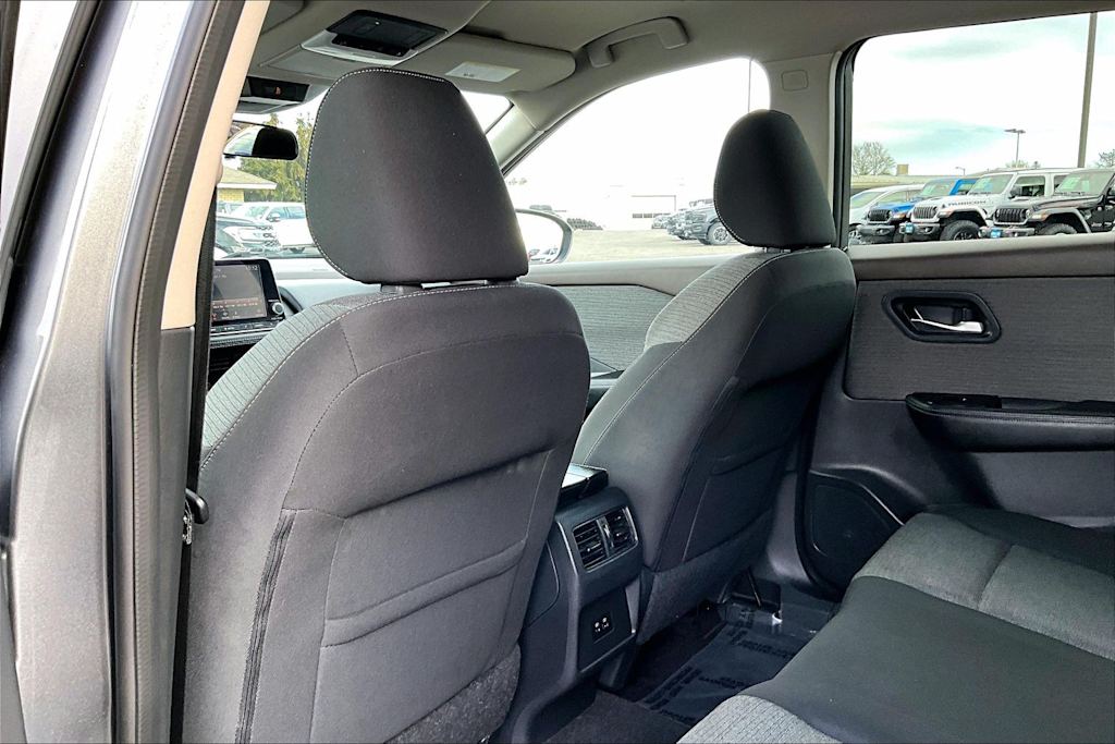 Thumbnail: 2022 Nissan Rogue - 13