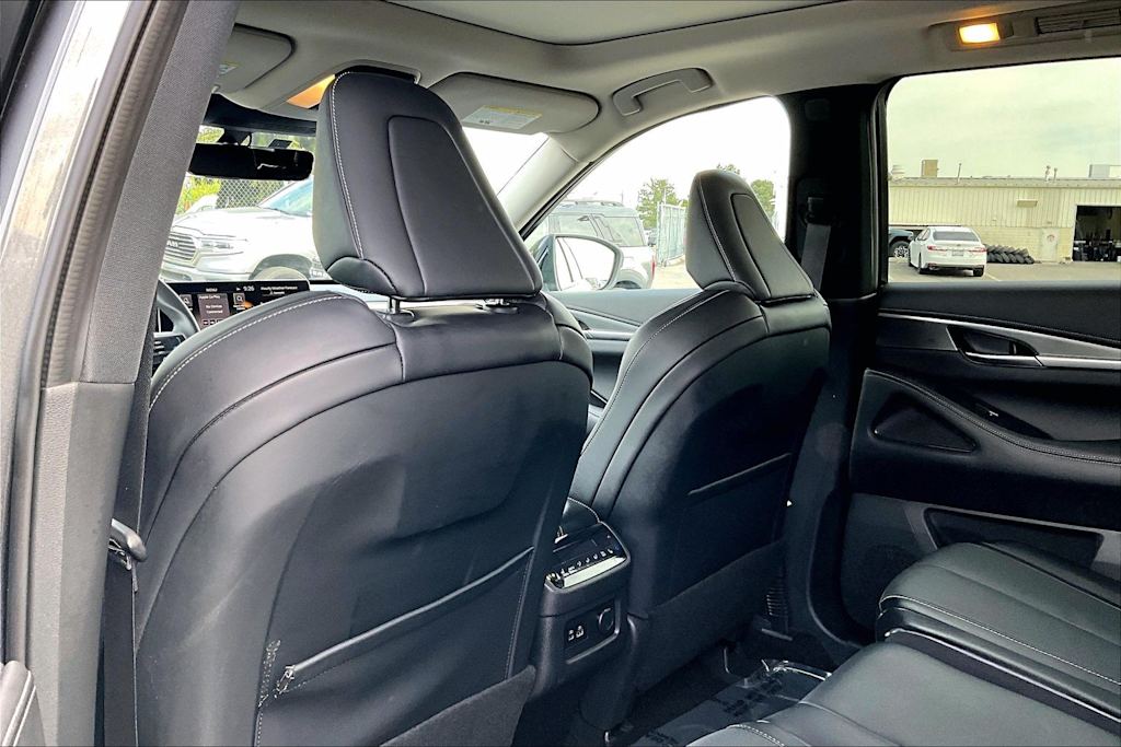 Thumbnail: 2023 INFINITI QX60 - 13