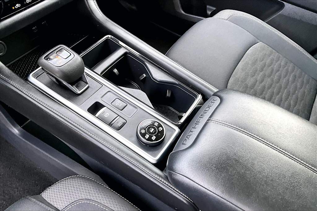 Thumbnail: 2025 Nissan Pathfinder - 17