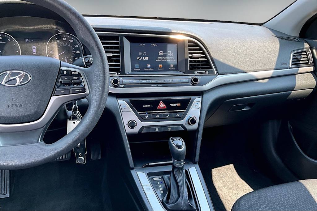 Thumbnail: 2018 Hyundai Elantra - 14