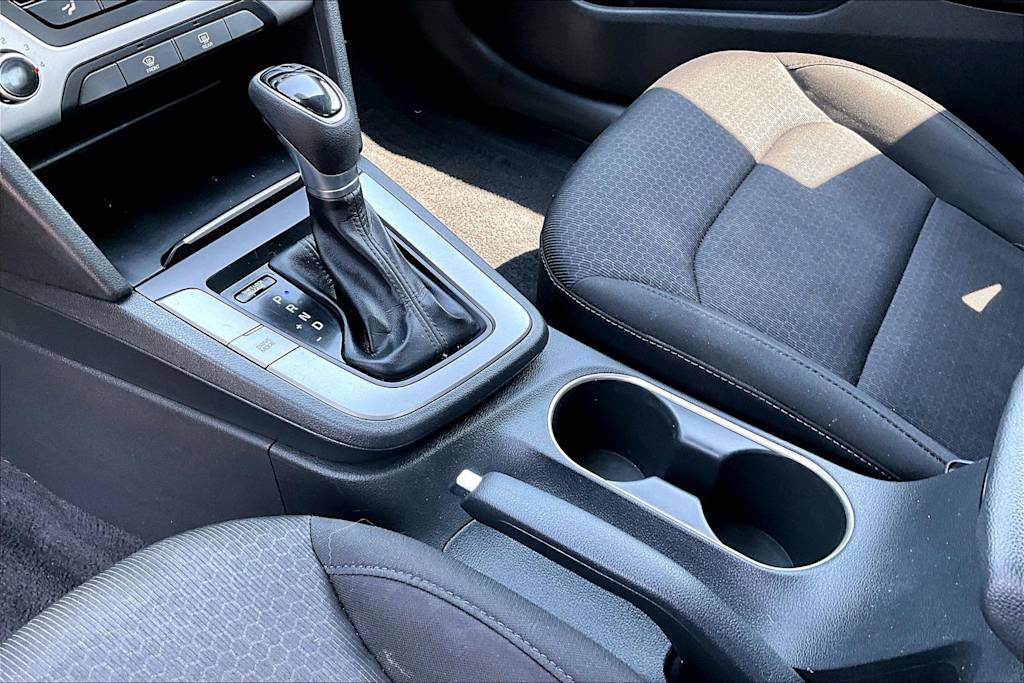 Thumbnail: 2018 Hyundai Elantra - 16