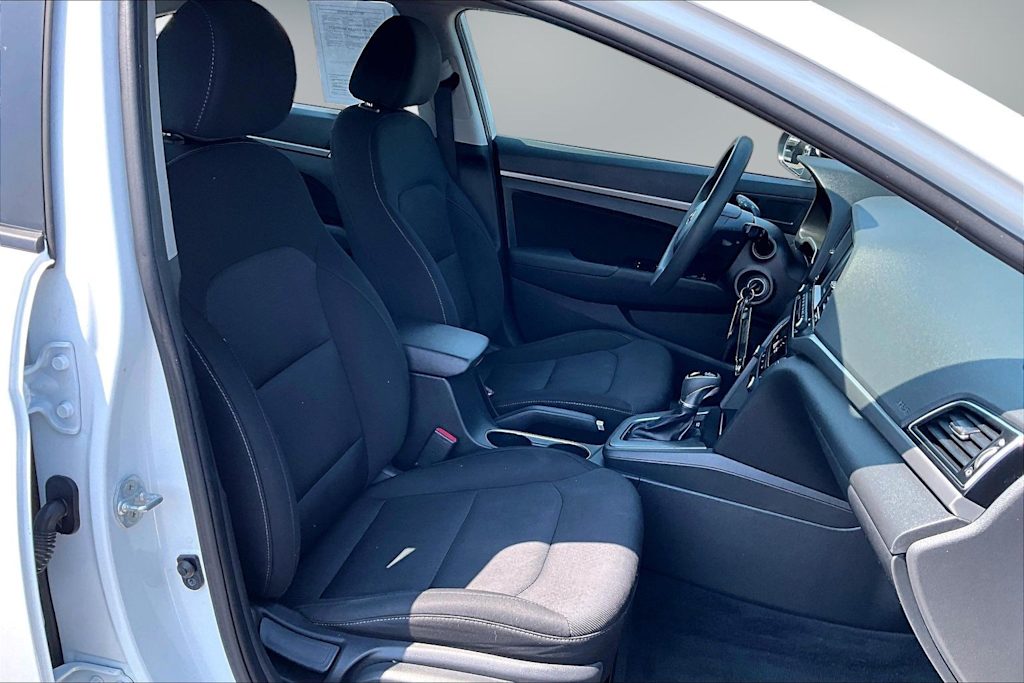 Thumbnail: 2018 Hyundai Elantra - 11