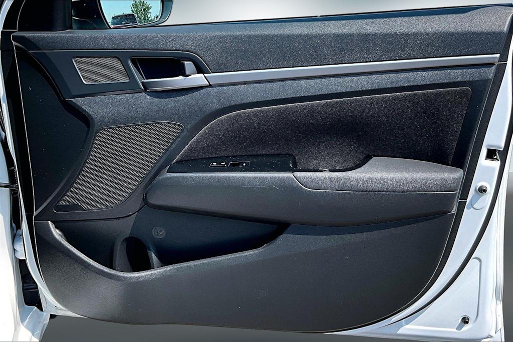Thumbnail: 2018 Hyundai Elantra - 25