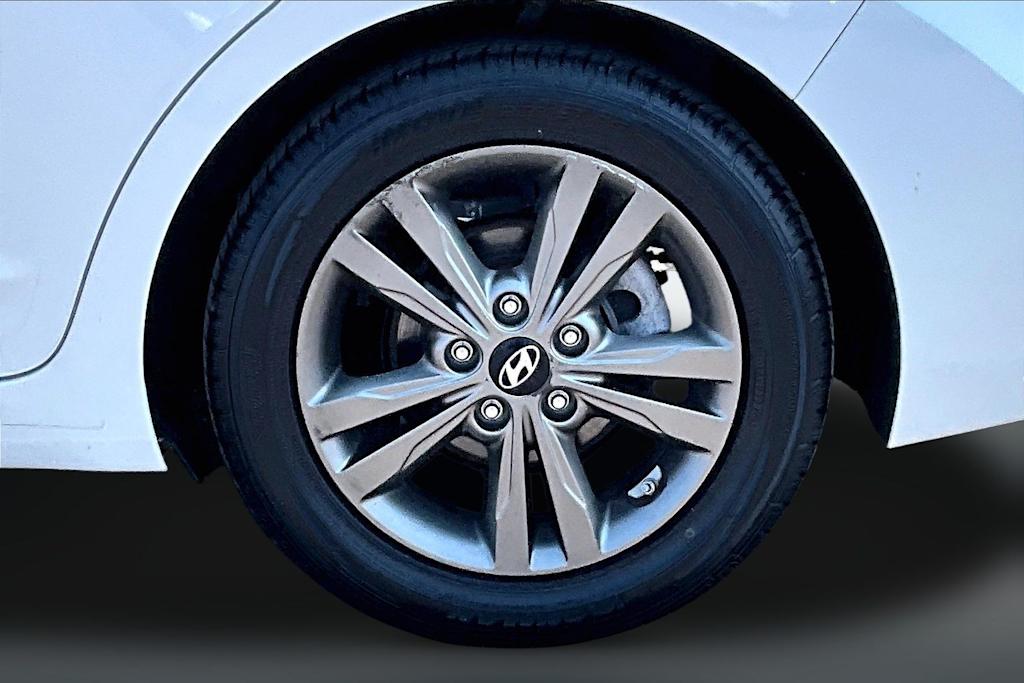 Thumbnail: 2018 Hyundai Elantra - 31