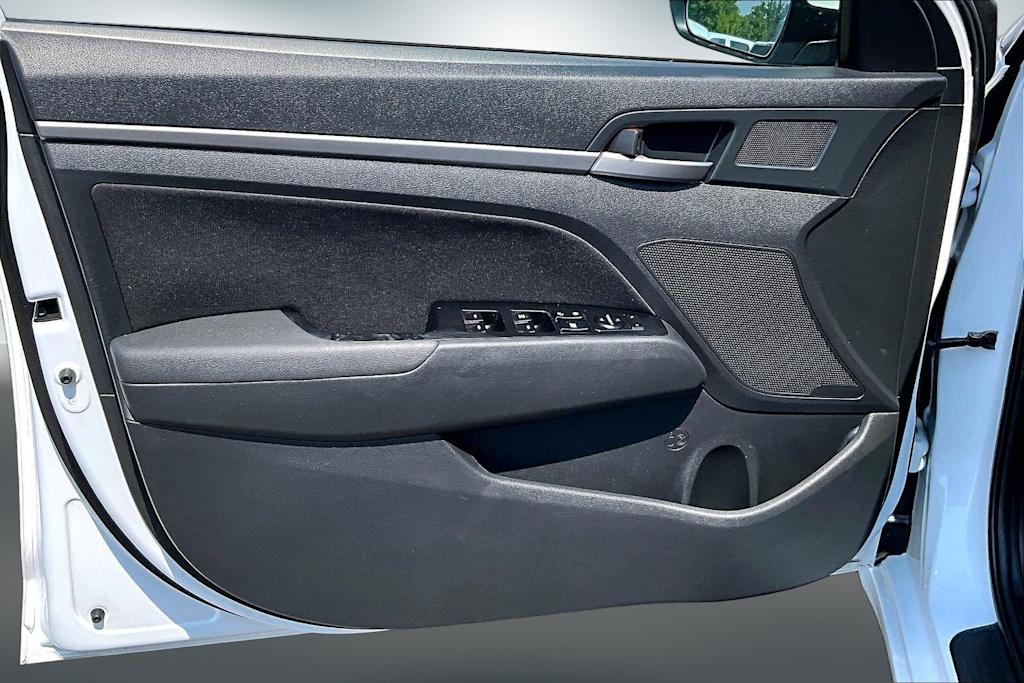 Thumbnail: 2018 Hyundai Elantra - 24