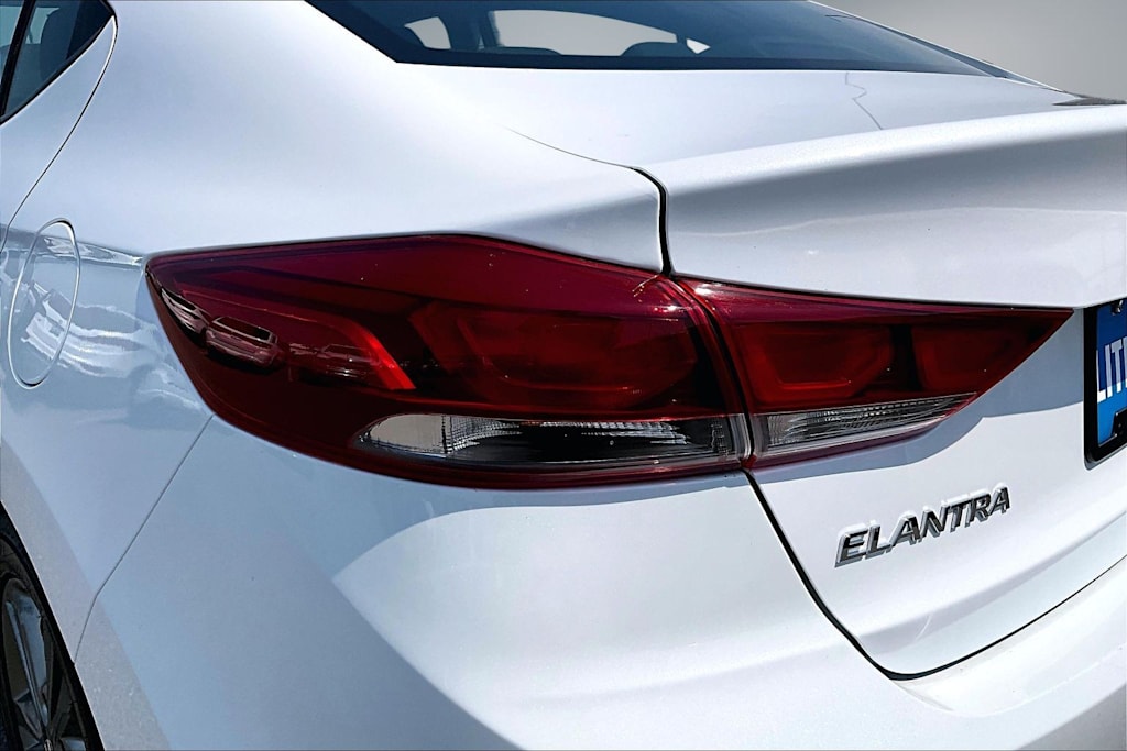 Thumbnail: 2018 Hyundai Elantra - 29