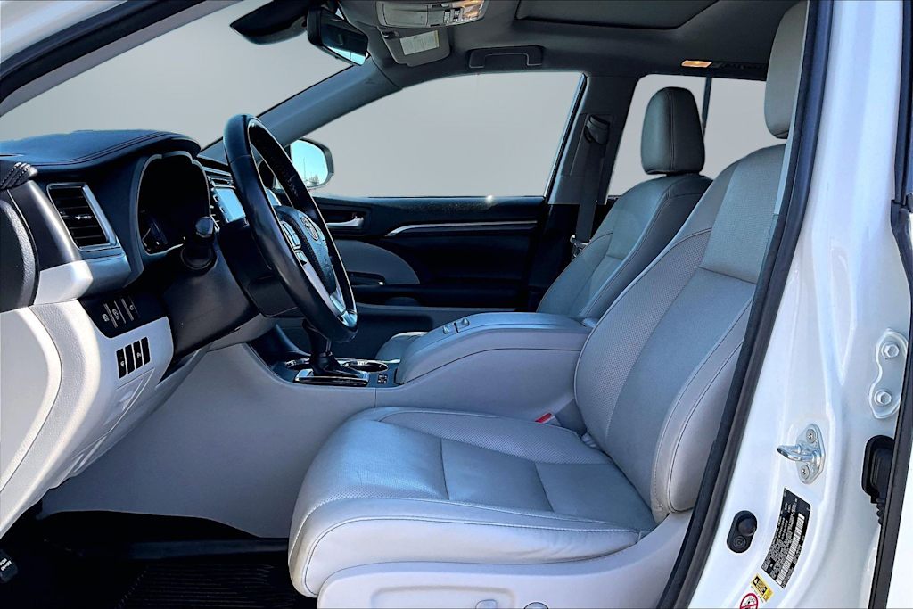 Thumbnail: 2018 Toyota Highlander - 10