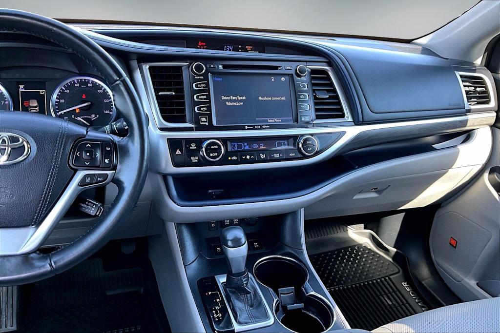 Thumbnail: 2018 Toyota Highlander - 14