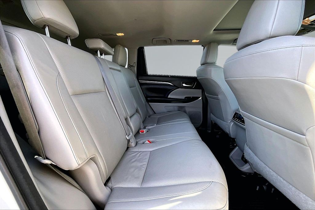 Thumbnail: 2018 Toyota Highlander - 29
