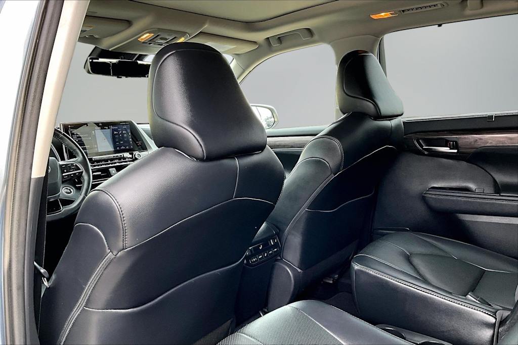 Thumbnail: 2020 Toyota Highlander - 13