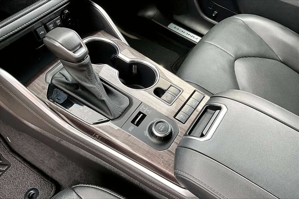 Thumbnail: 2020 Toyota Highlander - 16