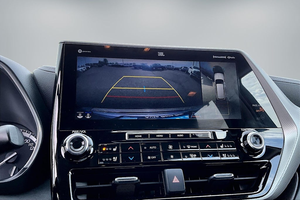 Thumbnail: 2020 Toyota Highlander - 26
