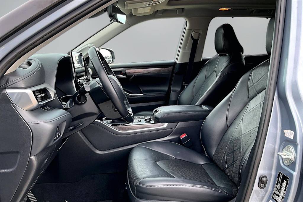 Thumbnail: 2020 Toyota Highlander - 11