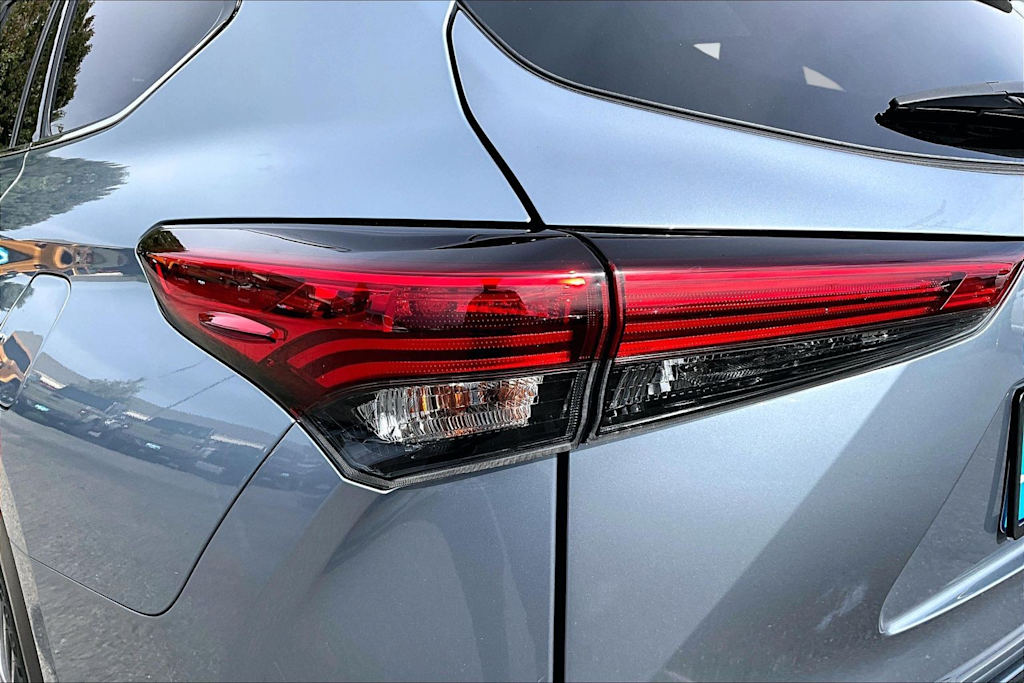 Thumbnail: 2020 Toyota Highlander - 33