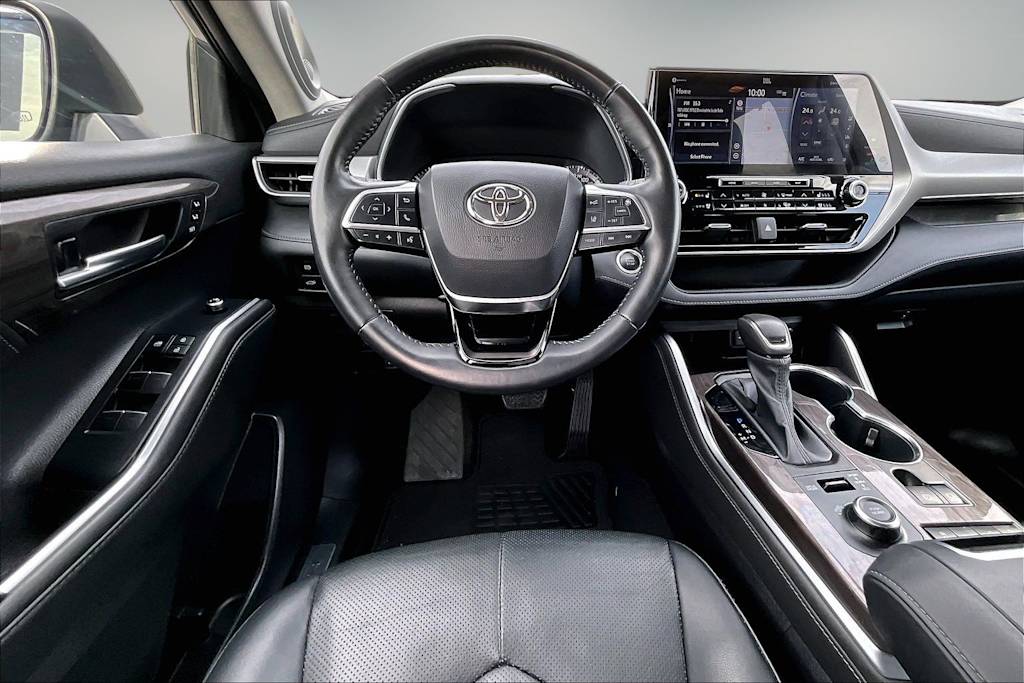 Thumbnail: 2020 Toyota Highlander - 14