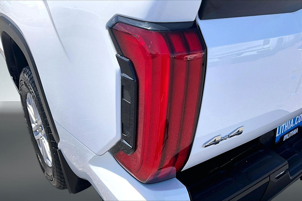 Thumbnail: 2022 Toyota Tundra - 32