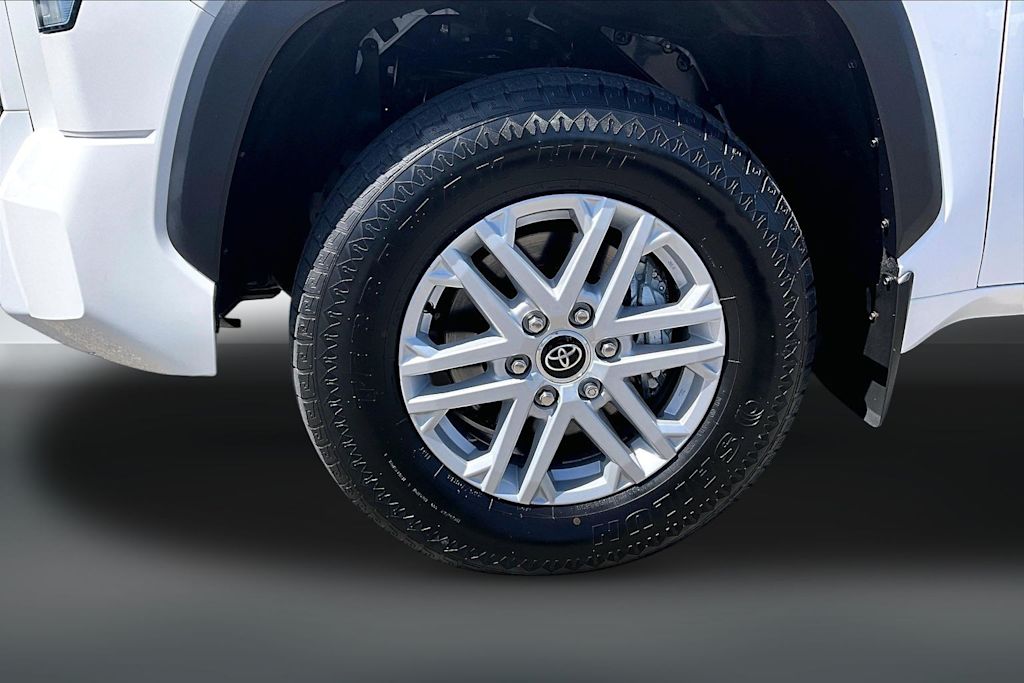 Thumbnail: 2022 Toyota Tundra - 8