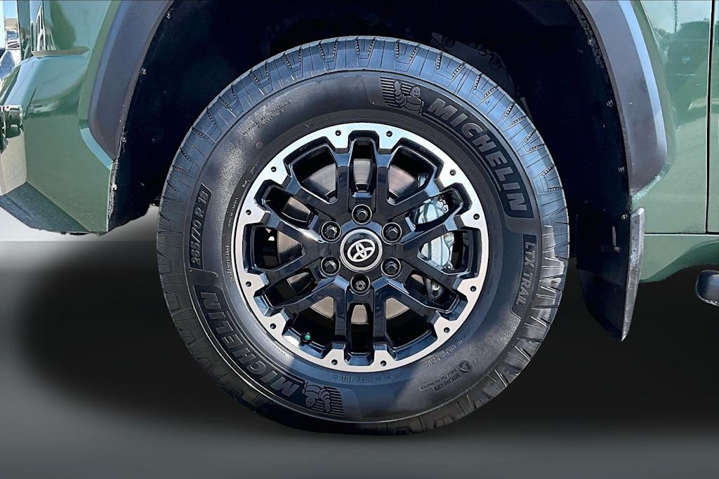 Thumbnail: 2022 Toyota Tundra - 8