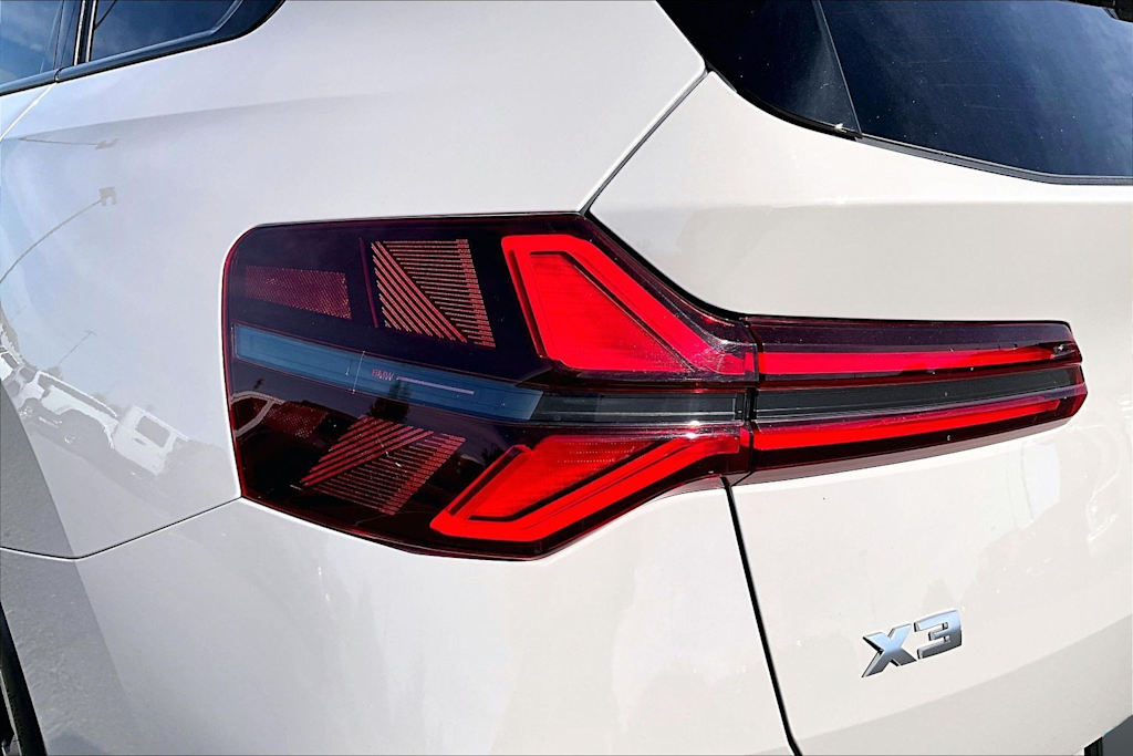 Thumbnail: 2025 BMW X3 - 32
