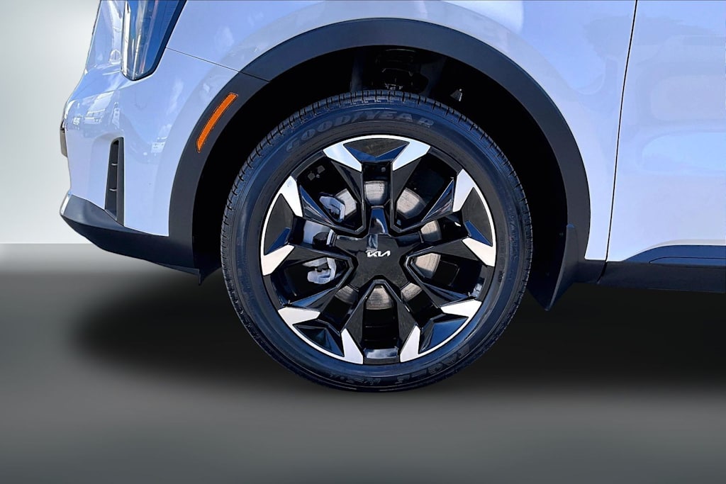 Thumbnail: 2025 Kia Sorento - 8