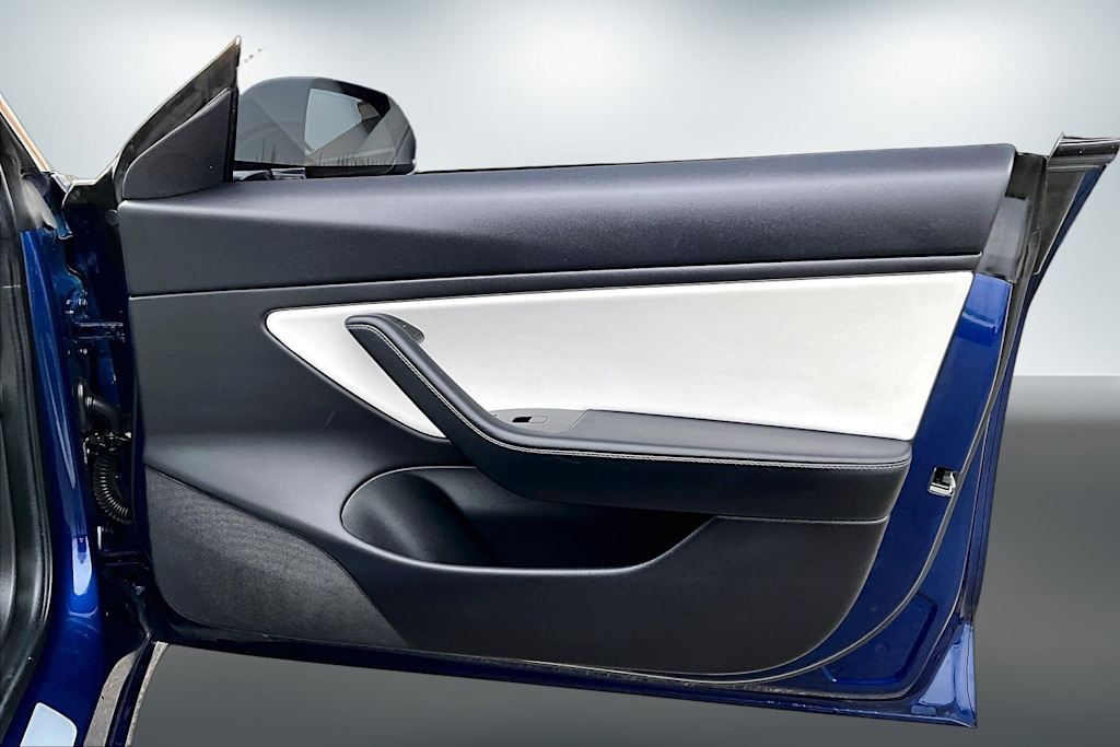 Thumbnail: 2019 Tesla Model 3 - 27