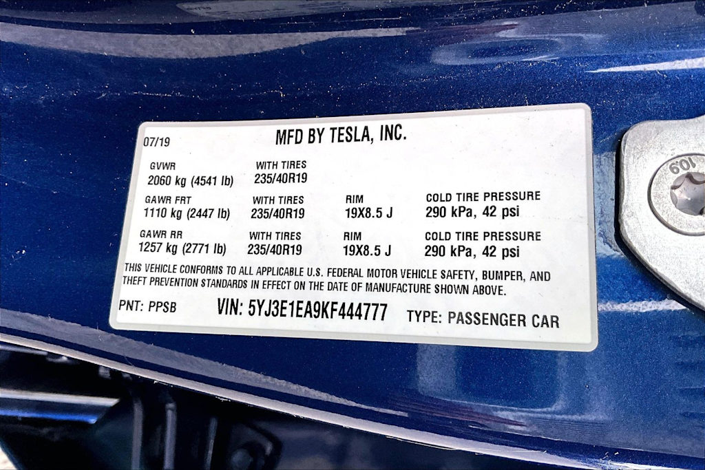 Thumbnail: 2019 Tesla Model 3 - 17