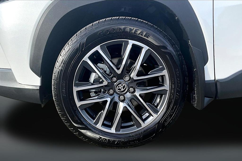 Thumbnail: 2026 Toyota Corolla Cross - 8