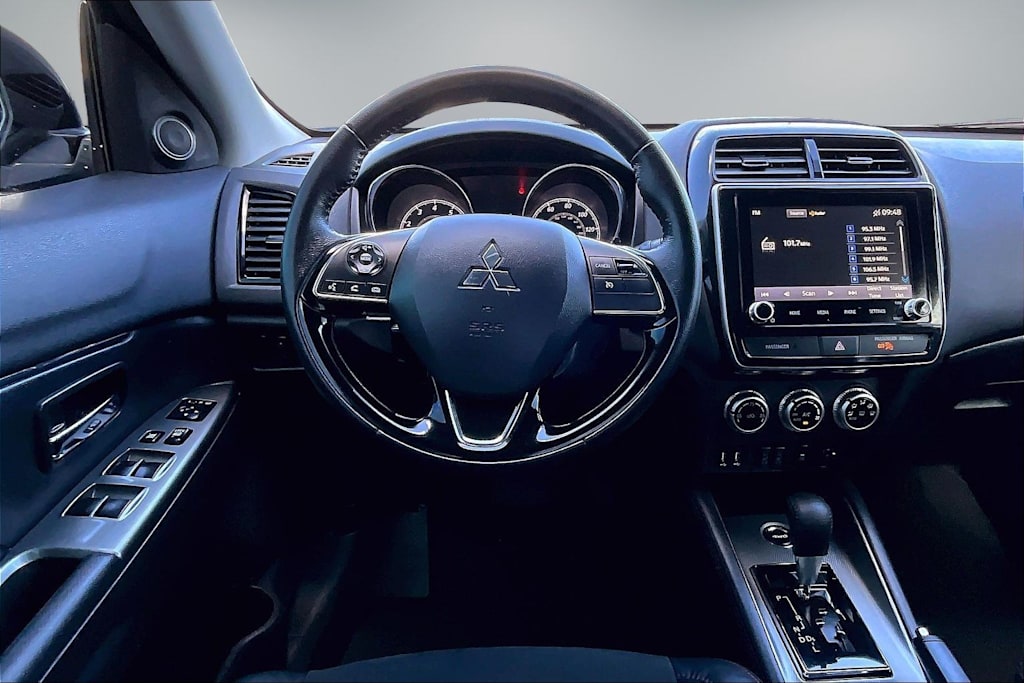 Thumbnail: 2022 Mitsubishi Outlander Sport - 14