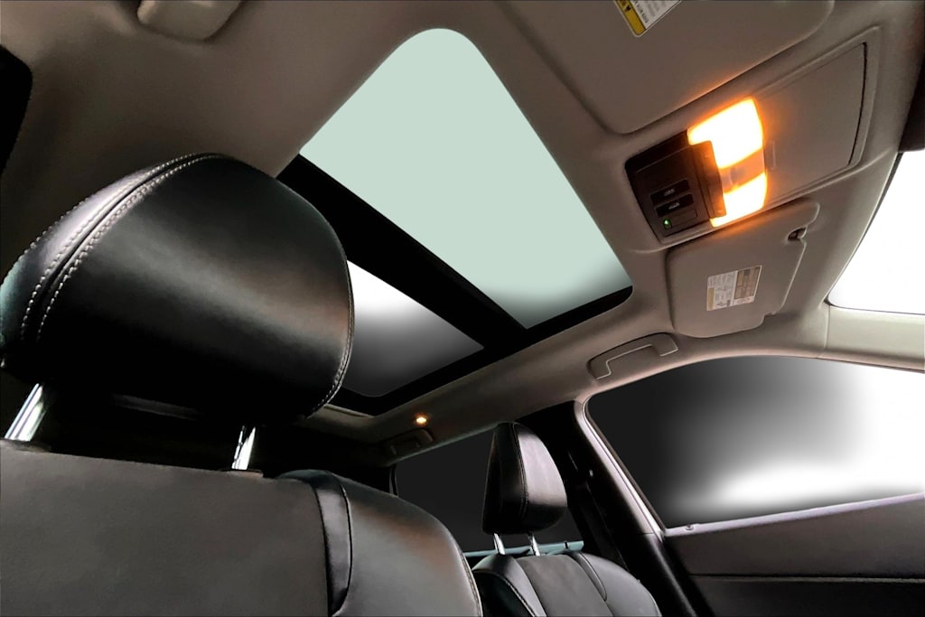 Thumbnail: 2023 Mitsubishi Outlander - 32