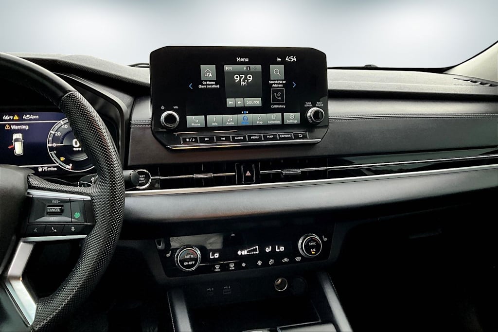 Thumbnail: 2023 Mitsubishi Outlander - 15