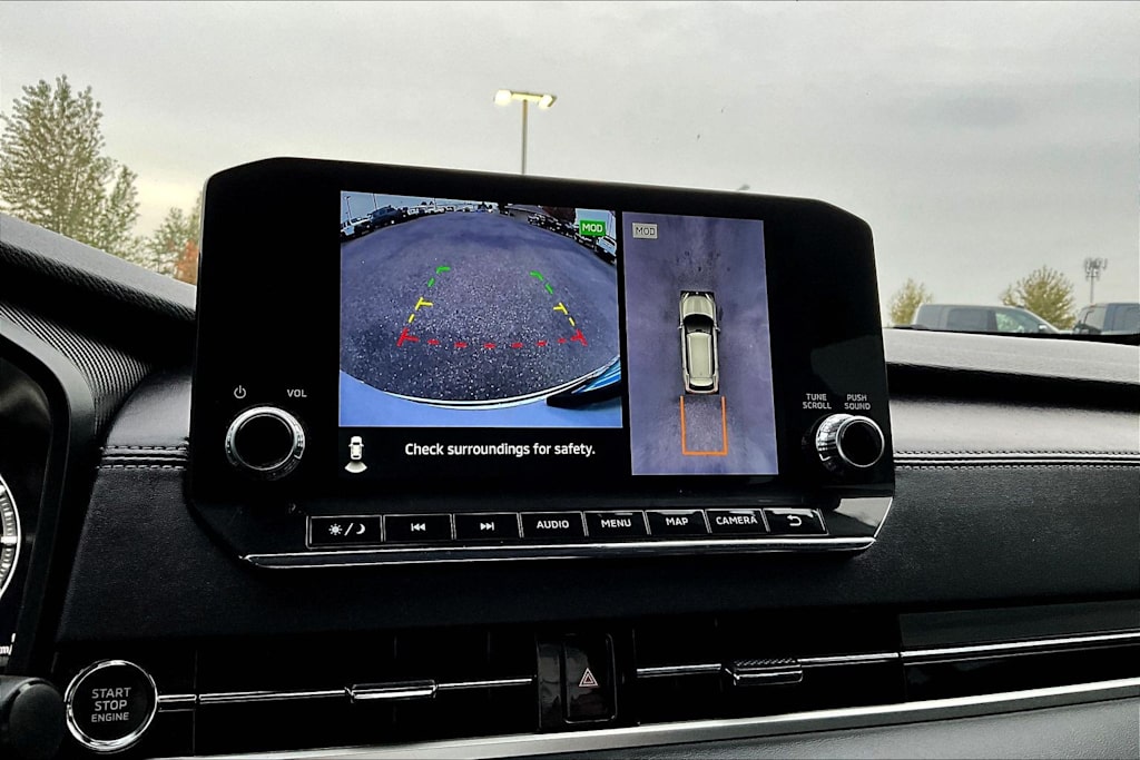 Thumbnail: 2023 Mitsubishi Outlander - 16