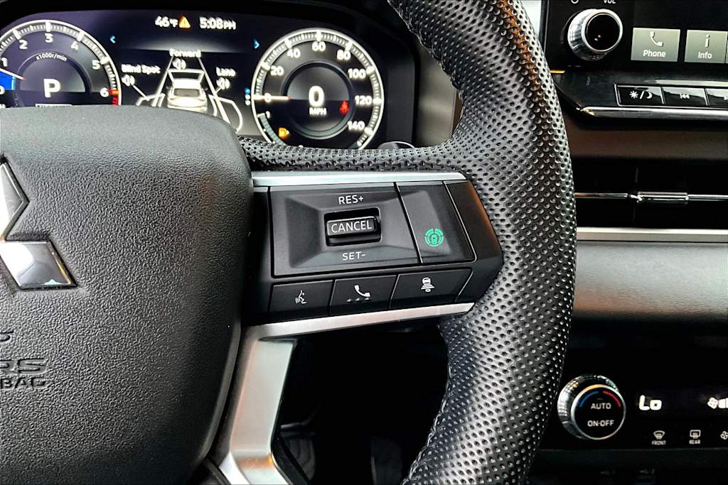 Thumbnail: 2023 Mitsubishi Outlander - 26