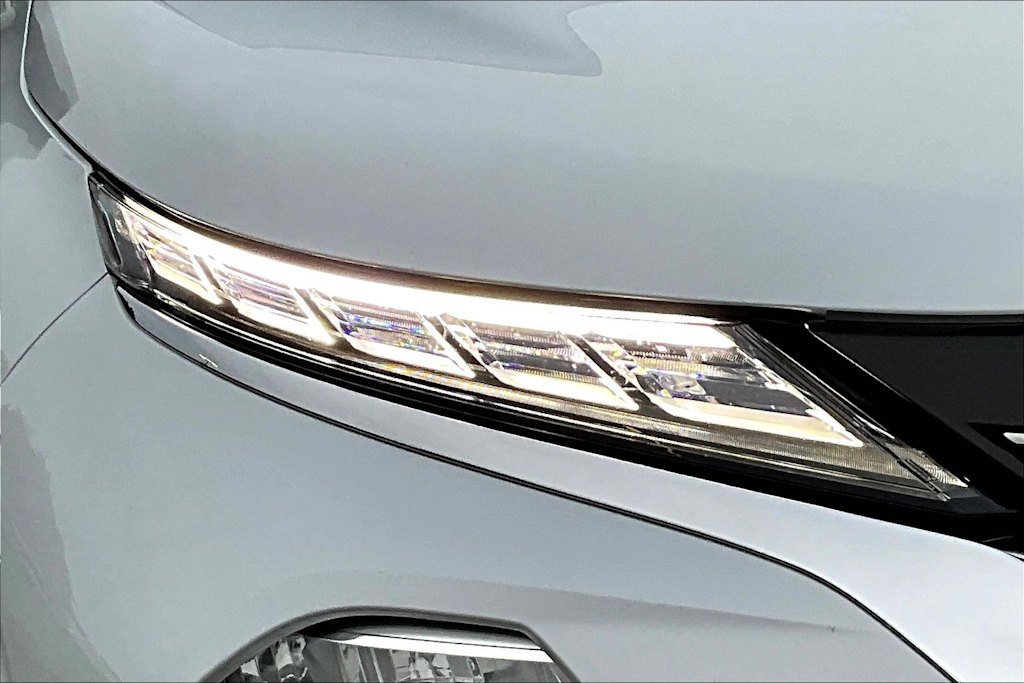 Thumbnail: 2023 Mitsubishi Outlander - 33