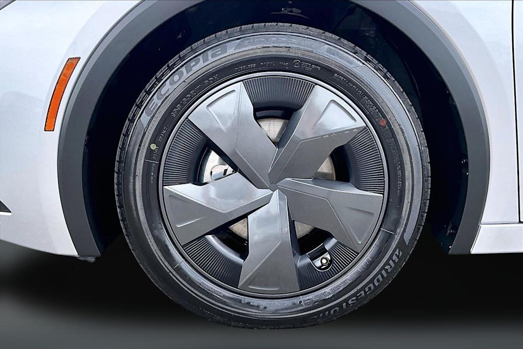 Thumbnail: 2025 Toyota Prius - 8