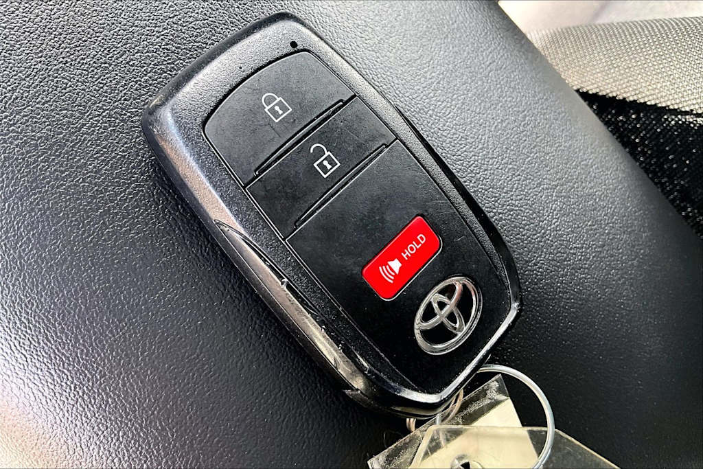 Thumbnail: 2025 Toyota Prius - 19