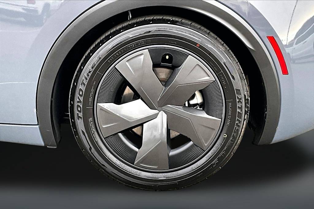 Thumbnail: 2025 Toyota Prius - 31